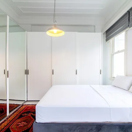 Mesmerizing Flat With Bosphorus View In Sariyer